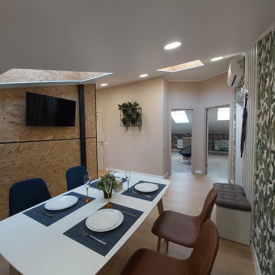 Two-Bedroom Apartment Near Forum Λβιβ Εξωτερικό φωτογραφία